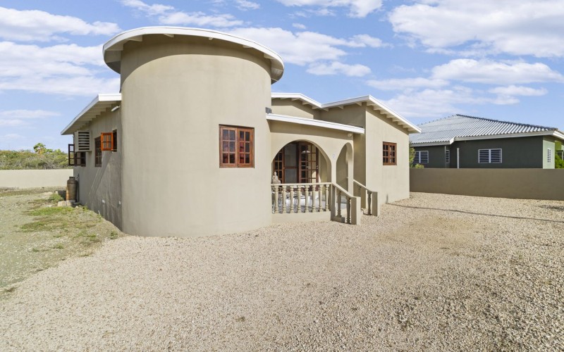 Andrea Cabalzar 📧 andrea.cabalzar@kwbonaire.com  📞 +599 785 82 78